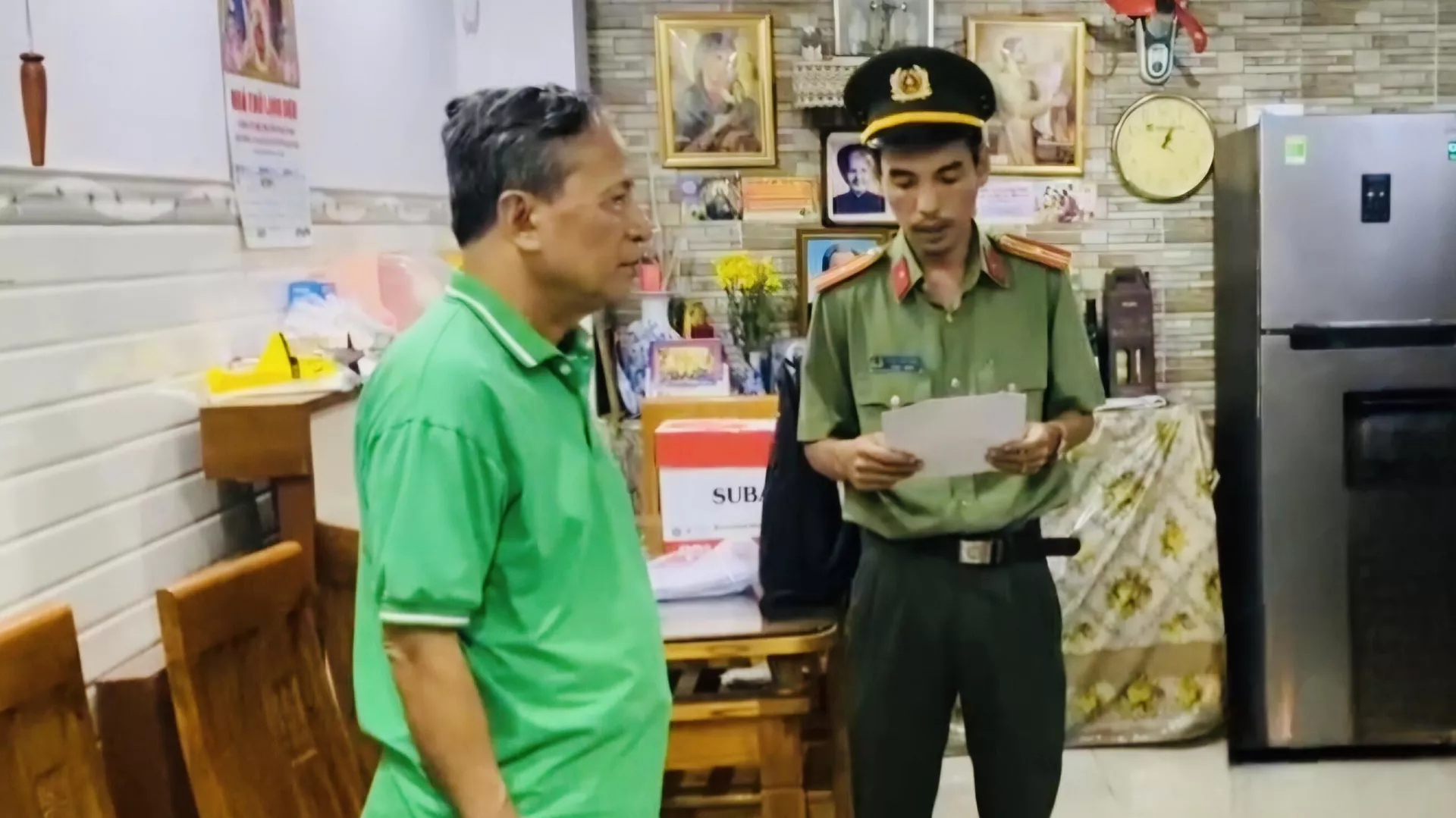  Cơ quan An ninh điều tra Công an TPHCM tống đạt các Quyết định và Lệnh đối với Trần Văn Linh