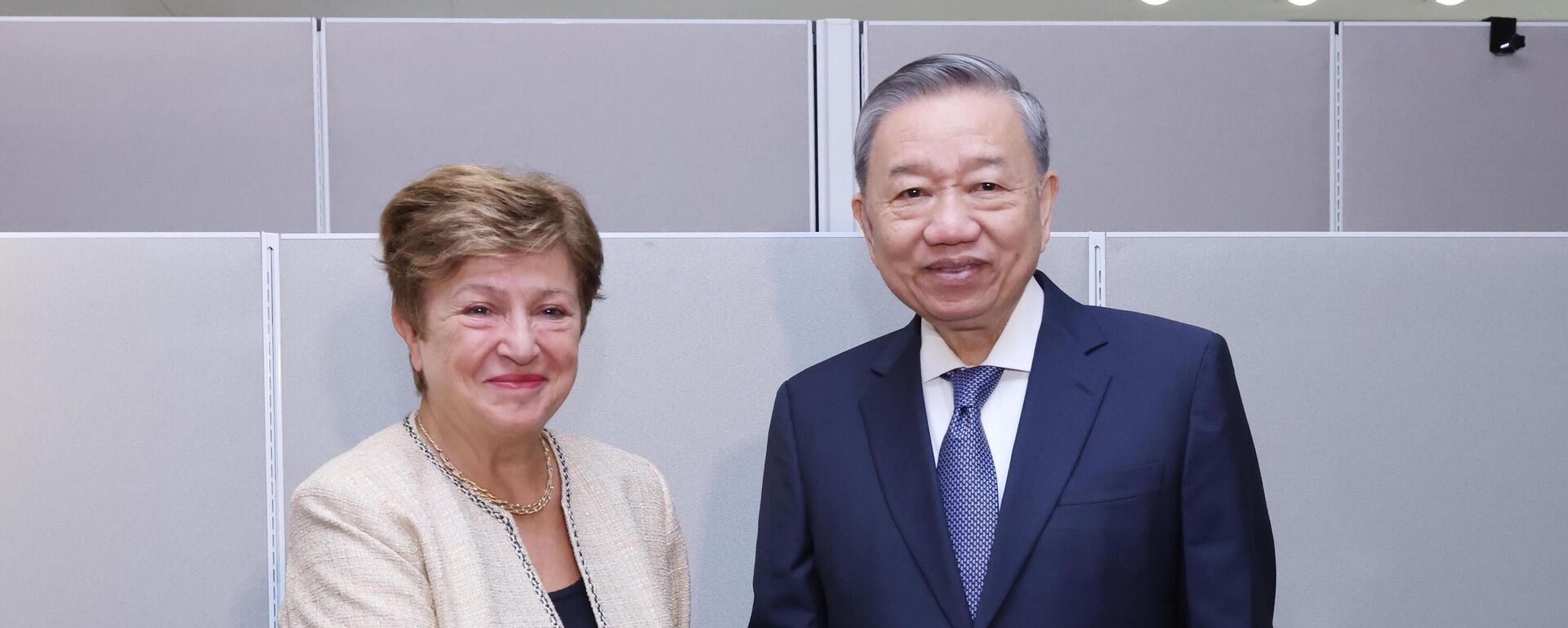 Tổng Bí thư, Chủ tịch nước Tô Lâm tiếp Tổng giám đốc Quỹ Tiền tệ quốc tế - Sputnik Việt Nam, 1920, 25.09.2024