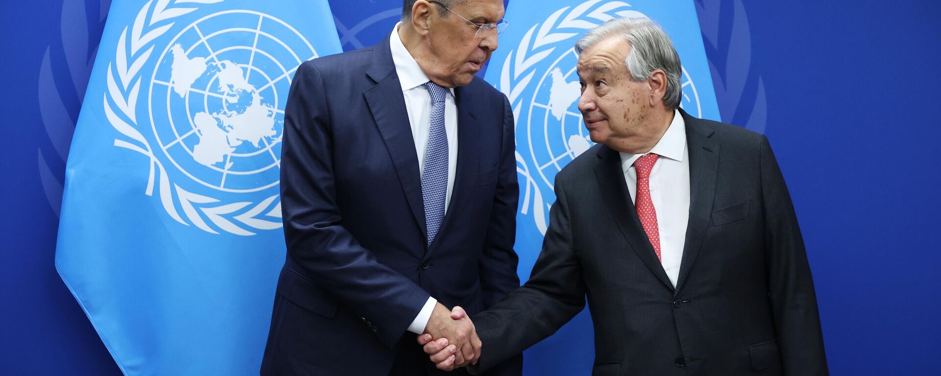 Ngoại trưởng Nga Sergei Lavrov và Tổng thư ký Liên hợp quốc Antonio Guterres trong cuộc gặp ở New York. - Sputnik Việt Nam, 1920, 27.09.2024