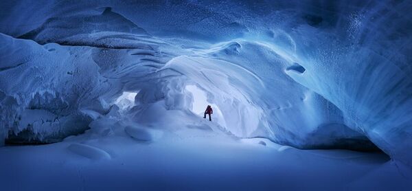 Ảnh In The Ice Cave của nhiếp ảnh gia Petr Ushanov, lọt vào TOP 50 ở hạng mục Amateur Nature Landscapes tại cuộc thi EPSON International Pano Awards lần thứ 15 - Sputnik Việt Nam