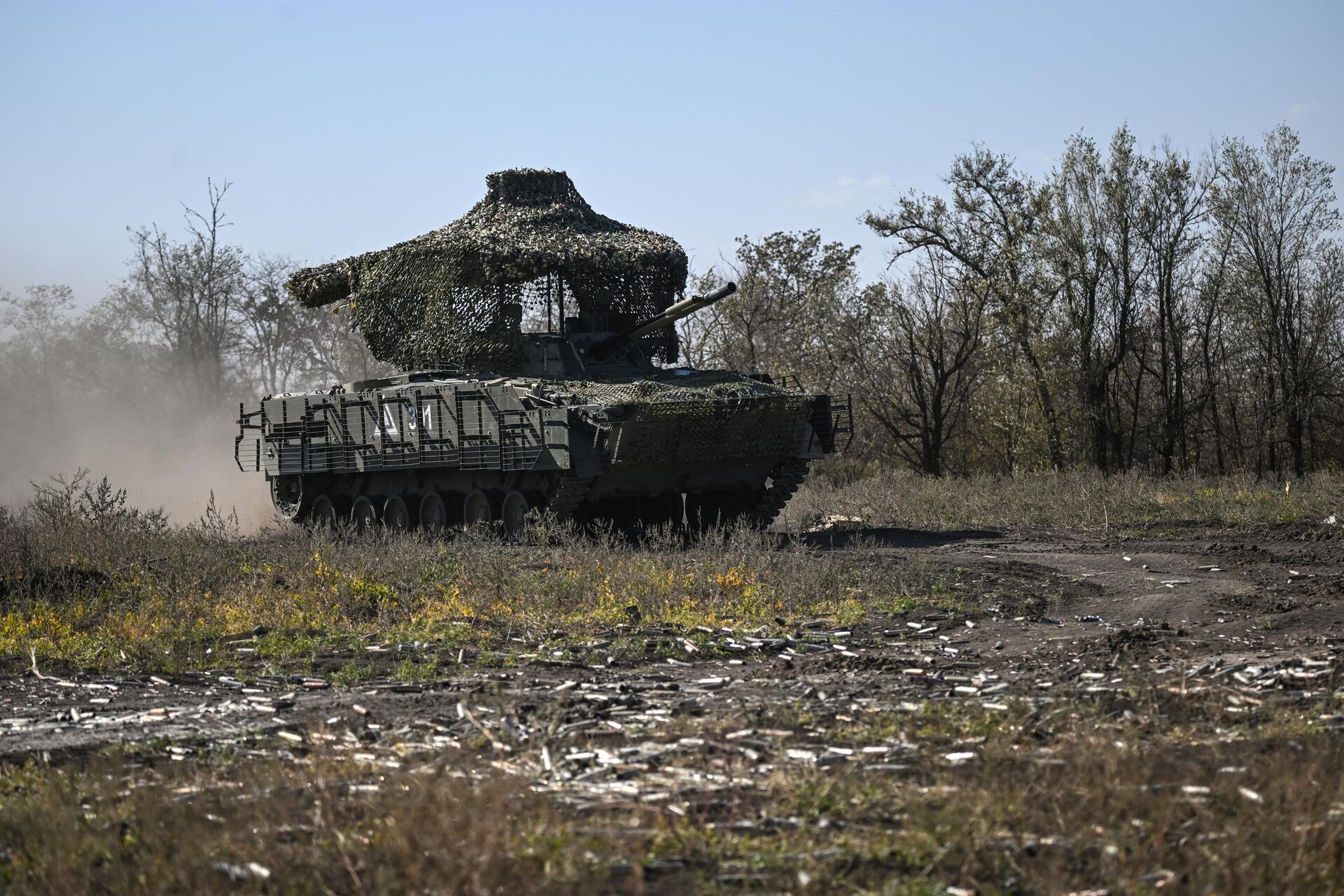 BMP-3 tại bãi tập ở vùng Zaporozhye - Sputnik Việt Nam, 1920, 22.03.2025