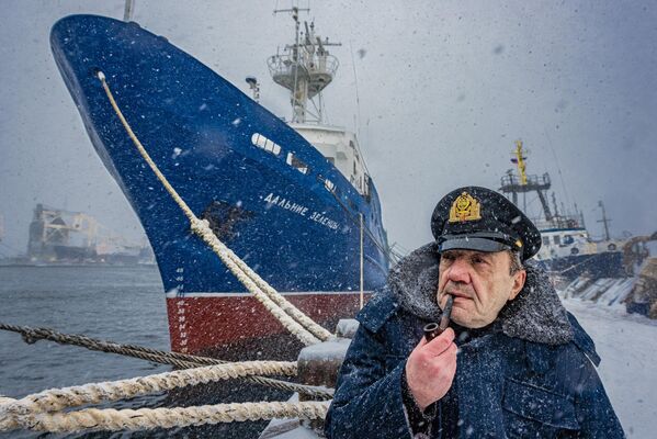 Nước Nga trong gương mặt &quot;Trong cảng&quot;, thành phố Murmansk, nhiếp ảnh gia Vitaly Novikov, thành phố Murmansk - Sputnik Việt Nam