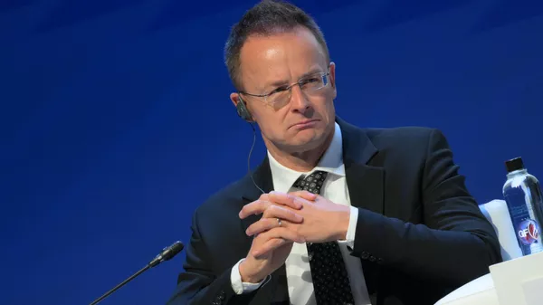 Bộ trưởng Bộ Ngoại giao và Quan hệ Kinh tế Đối ngoại Hungary Peter Szijjártó - Sputnik Việt Nam
