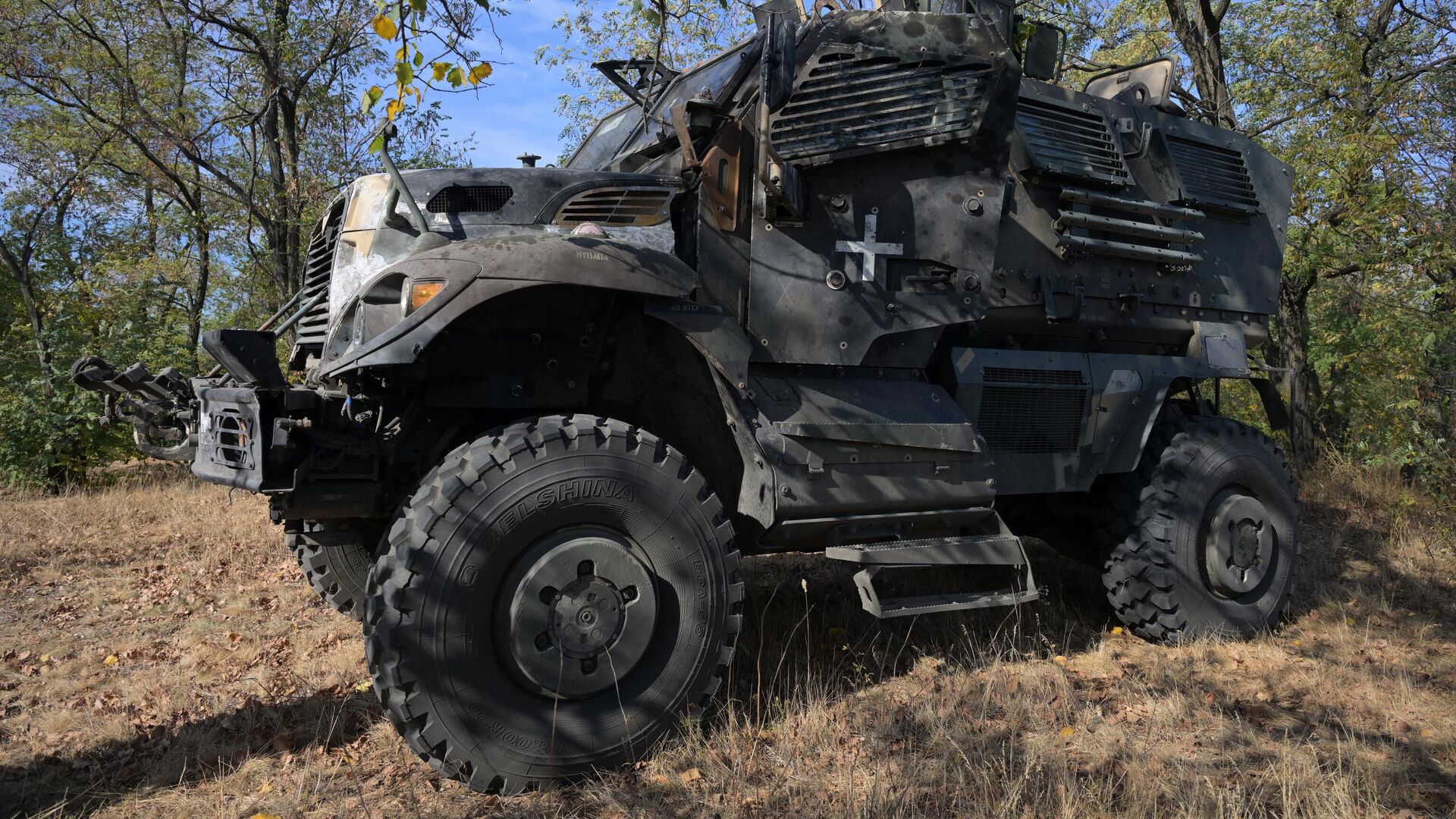 Xe bọc thép MRAP International MaxxPro sản xuất tại Mỹ Xe bọc thép MRAP International MaxxPro sản xuất tại Mỹ - Sputnik Việt Nam, 1920, 13.11.2025