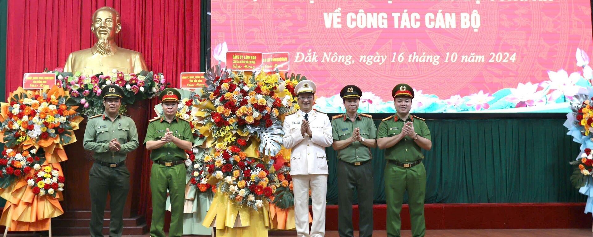 Đại tá Hồ Song Ân được bổ nhiệm làm Giám đốc Công an tỉnh Đắk Nông - Sputnik Việt Nam, 1920, 16.10.2024