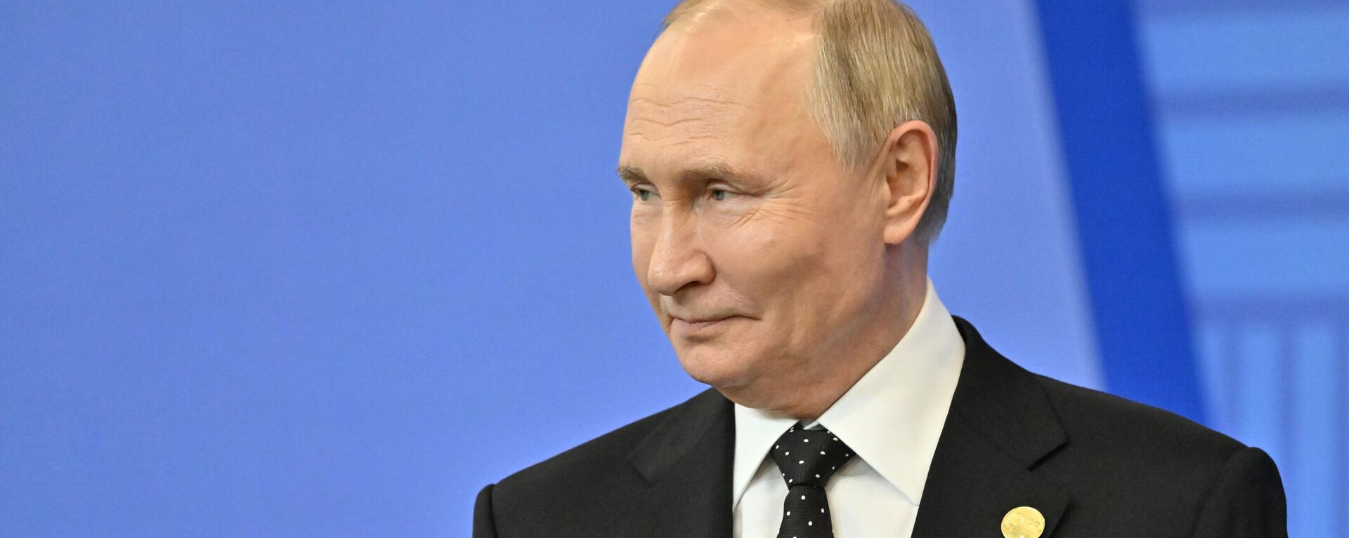 Tổng thống Nga Vladimir Putin tại lễ gặp chính thức trưởng các phái đoàn tham gia hội nghị thượng đỉnh BRICS XVI. - Sputnik Việt Nam, 1920, 24.10.2024