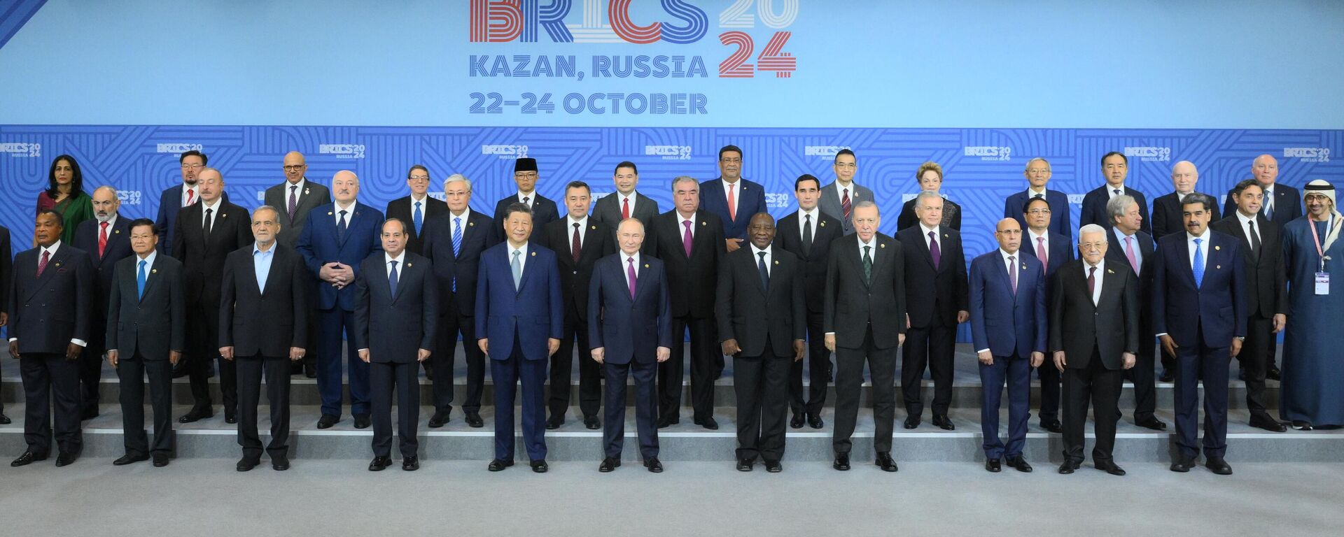 Hội nghị thượng đỉnh BRICS XVI Chụp ảnh chung của trưởng đoàn các nước BRICS - Sputnik Việt Nam, 1920, 25.10.2024