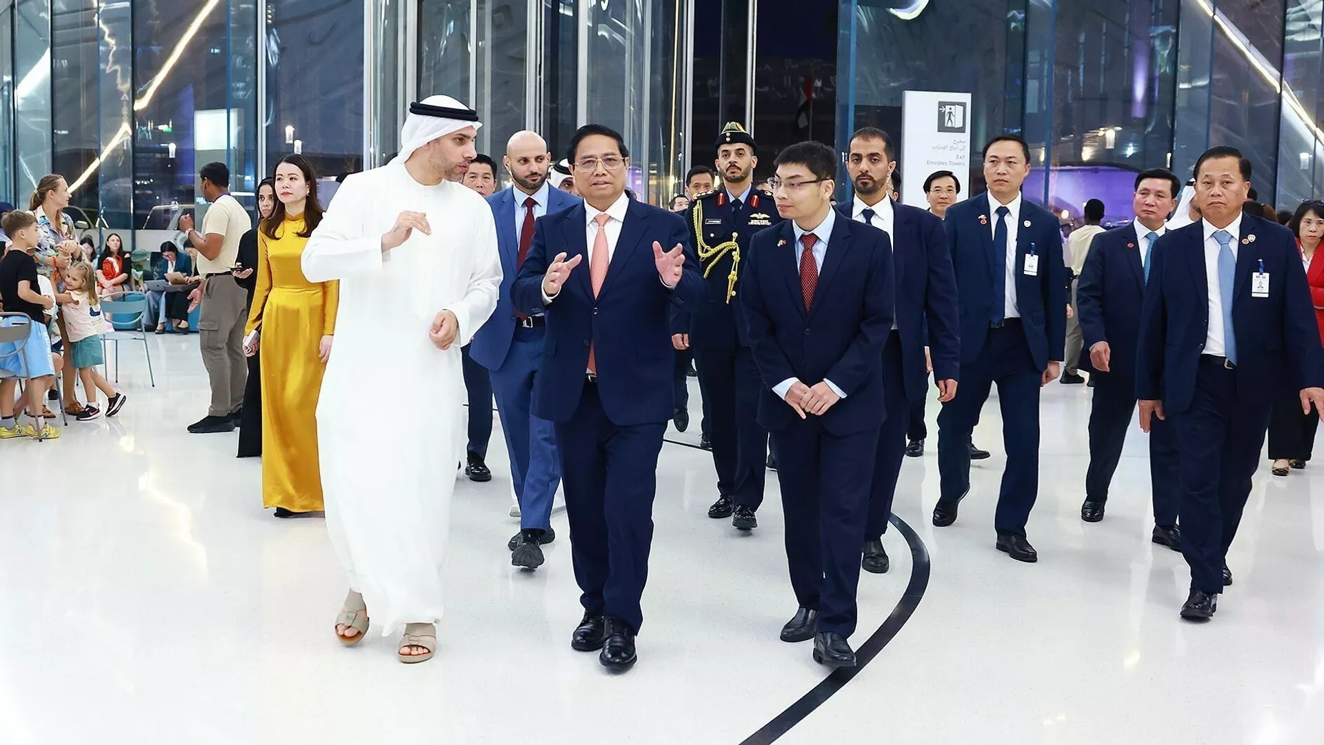 Thủ tướng Phạm Minh Chính tham quan Bảo tàng Tương lai ở Dubai Thủ tướng Phạm Minh Chính tham quan Bảo tàng Tương lai ở Dubai - Sputnik Việt Nam, 1920, 29.10.2024