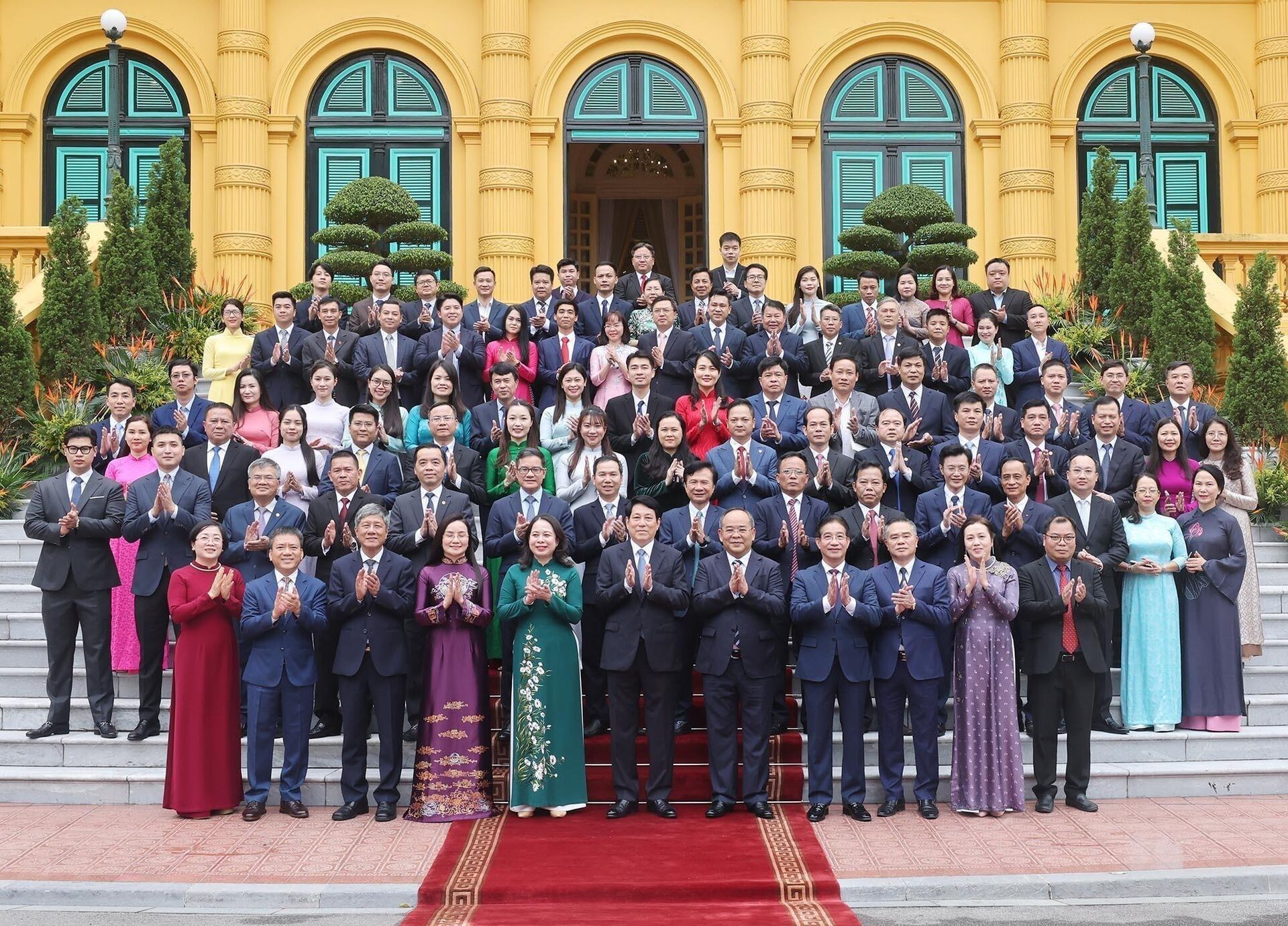 Chủ tịch nước Lương Cường phát biểu tại buổi �gặp mặt lãnh đạo, cán bộ, công chức, viên chức, người lao động Văn phòng Chủ tịch nước. - Sputnik Việt Nam, 1920, 29.10.2024