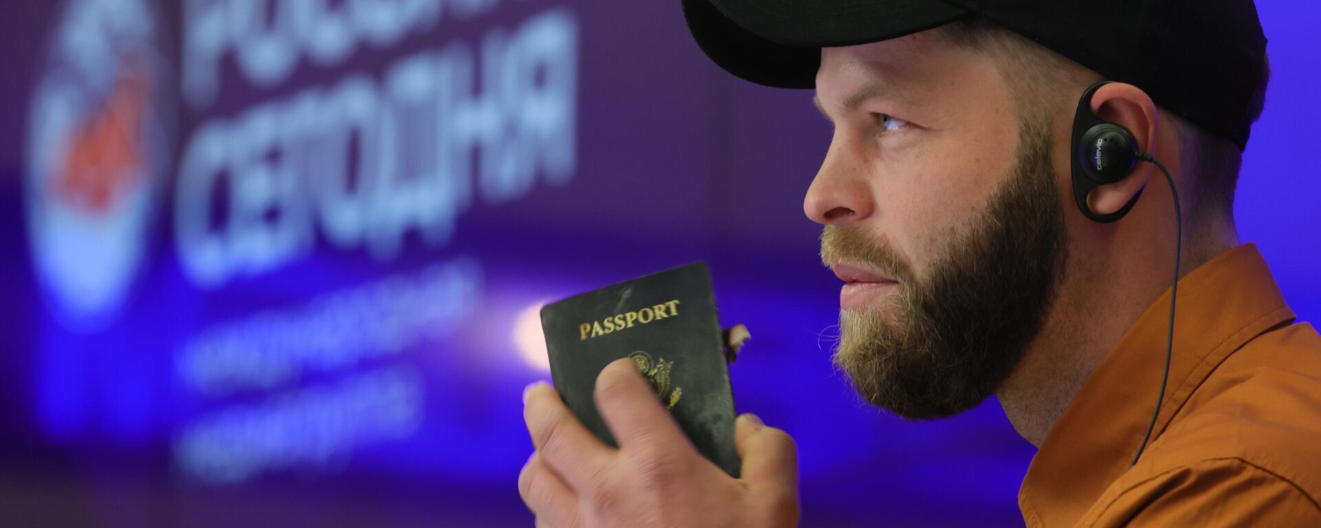 Daniel Martindale, người Mỹ, người đang giúp đỡ quân đội Nga, ra khỏi lãnh thổ do LLVT Ukraina kiểm soát Daniel Martindale, người Mỹ, người đang giúp đỡ quân đội Nga, ra khỏi lãnh thổ do LLVT Ukraina kiểm soát - Sputnik Việt Nam, 1920, 03.11.2024