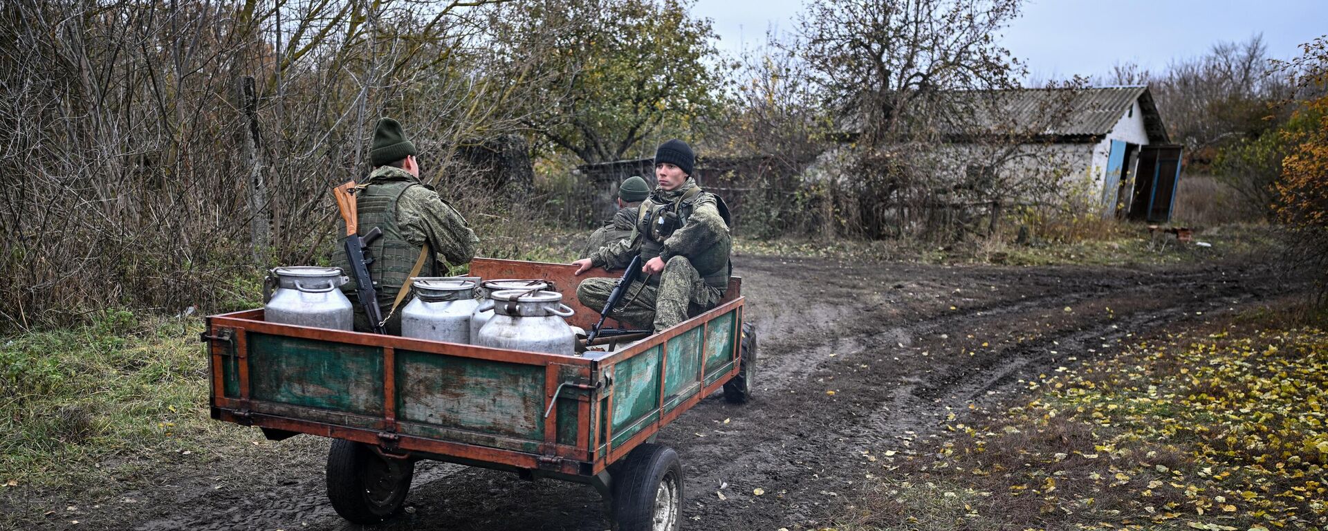 Công việc của tổ pháo tự hành 2S3 Akatsiya thuộc nhóm quân Press của lực lượng đặc nhiệm Akhmat ở tỉnh Kursk - Sputnik Việt Nam, 1920, 19.12.2024