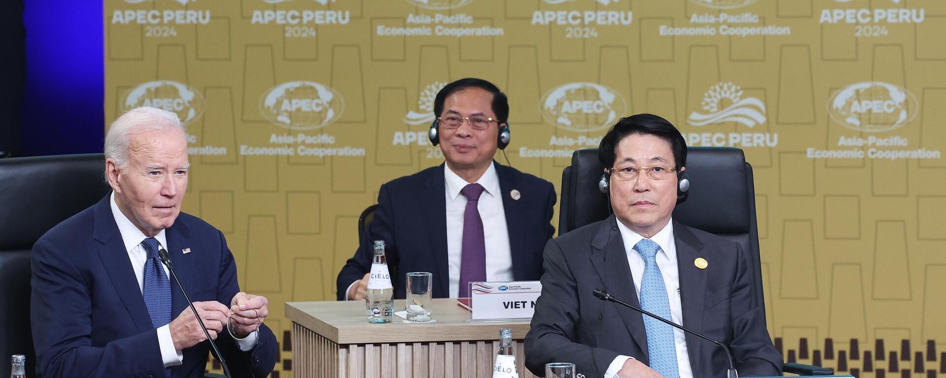 Chủ tịch nước phát biểu tại Đối thoại không chính thức giữa các nhà lãnh đạo APEC với khách mời - Sputnik Việt Nam, 1920, 16.11.2024