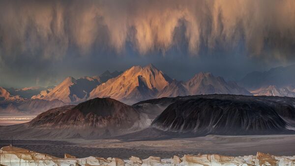 Bức ảnh Pumice Field của nhiếp ảnh gia Úc Ignacio Palacios, giải 2 hạng mục PhotographER of the Year cuộc thi The 11th International Landscape Photographer of the Year  - Sputnik Việt Nam