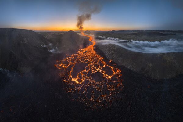 Bức ảnh Yggdrasill của nhiếp ảnh gia Ý Matteo Strassera, lọt Top -101 cuộc thi The 11th International Landscape Photographer of the Year - Sputnik Việt Nam