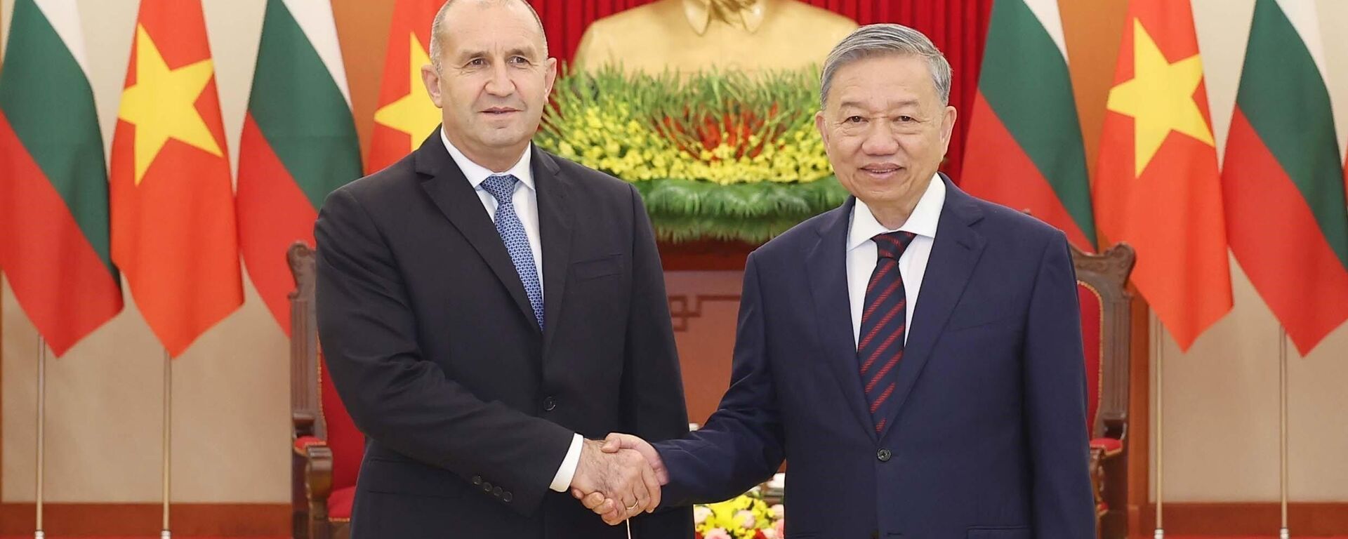 Tổng Bí thư Tô Lâm tiếp Tổng thống Cộng hòa Bulgaria Tổng Bí thư Tô Lâm tiếp Tổng thống Cộng hòa Bulgaria - Sputnik Việt Nam, 1920, 26.11.2024