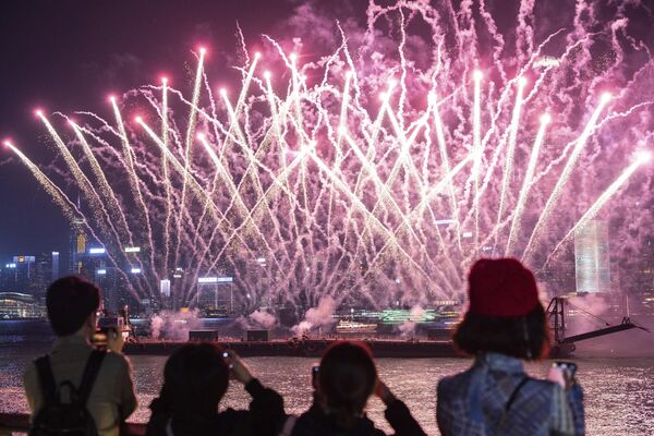 Màn pháo hoa trên cảng Victoria đón Giáng sinh sắp tới ở Hong Kong - Sputnik Việt Nam