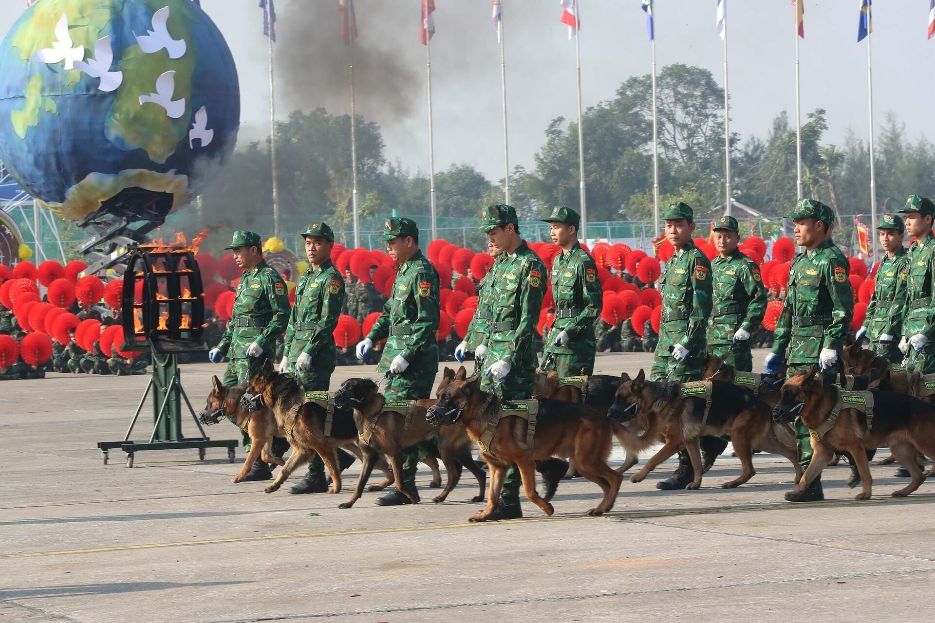 Bộ trưởng Quốc phòng Phan Văn Giang kiểm tra công tác chuẩn bị Triển lãm Quốc phòng quốc tế 2024 - Sputnik Việt Nam, 1920, 30.11.2024