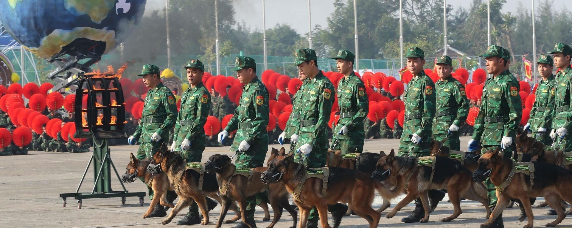 Bộ trưởng Quốc phòng Phan Văn Giang kiểm tra công tác chuẩn bị Triển lãm Quốc phòng quốc tế 2024 - Sputnik Việt Nam, 1920, 17.12.2024