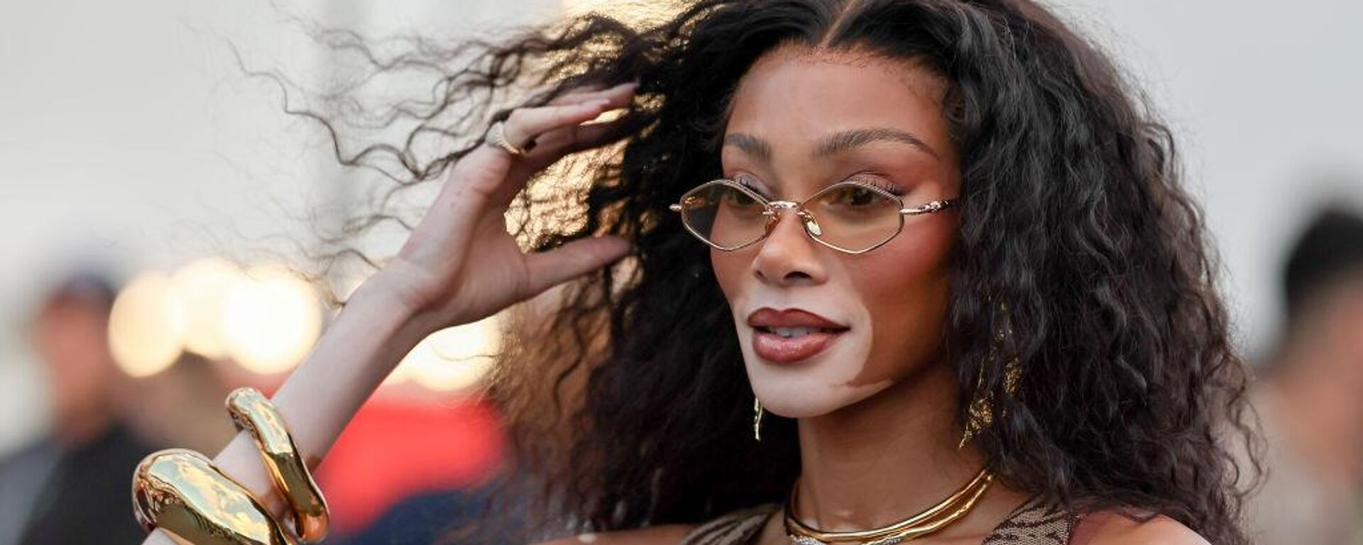 Winnie Harlow trong Giải Grand Prix Formula-1 trên đường đua ô tô Las Vegas, Hoa Kỳ - Sputnik Việt Nam, 1920, 10.12.2024