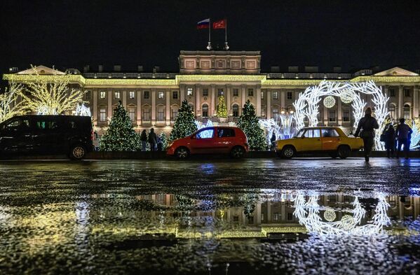 Khu vườn mùa đông số 1 trên Cầu Xanh gần Quảng trường St. Isaac ở St. Petersburg - Sputnik Việt Nam