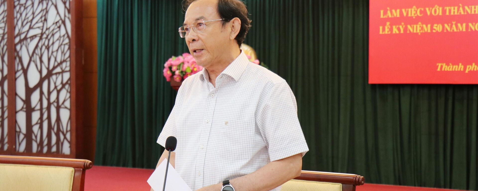Ông Nguyễn Văn Nên, Ủy viên Bộ Chính trị, Bí thư Thành ủy Thành phố Hồ Chí Minh phát biểu tại buổi làm việc. Ông Nguyễn Văn Nên, Ủy viên Bộ Chính trị, Bí thư Thành ủy Thành phố Hồ Chí Minh phát biểu tại buổi làm việc. - Sputnik Việt Nam, 1920, 11.12.2024