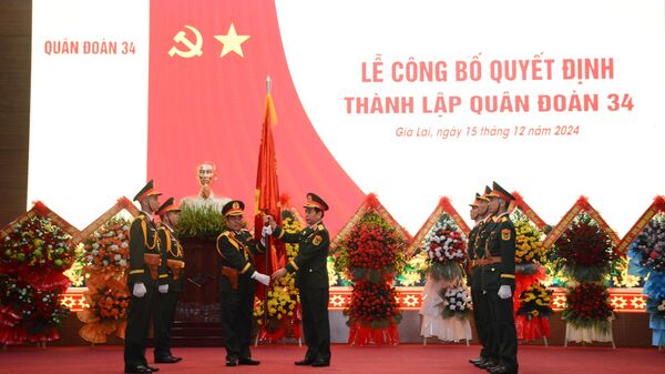 Lễ công bố Quyết định thành lập Quân đoàn 34 - Sputnik Việt Nam