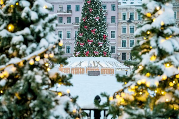 Hội chợ Giáng trên Quảng trường Italianskaya ở St. Petersburg - Sputnik Việt Nam