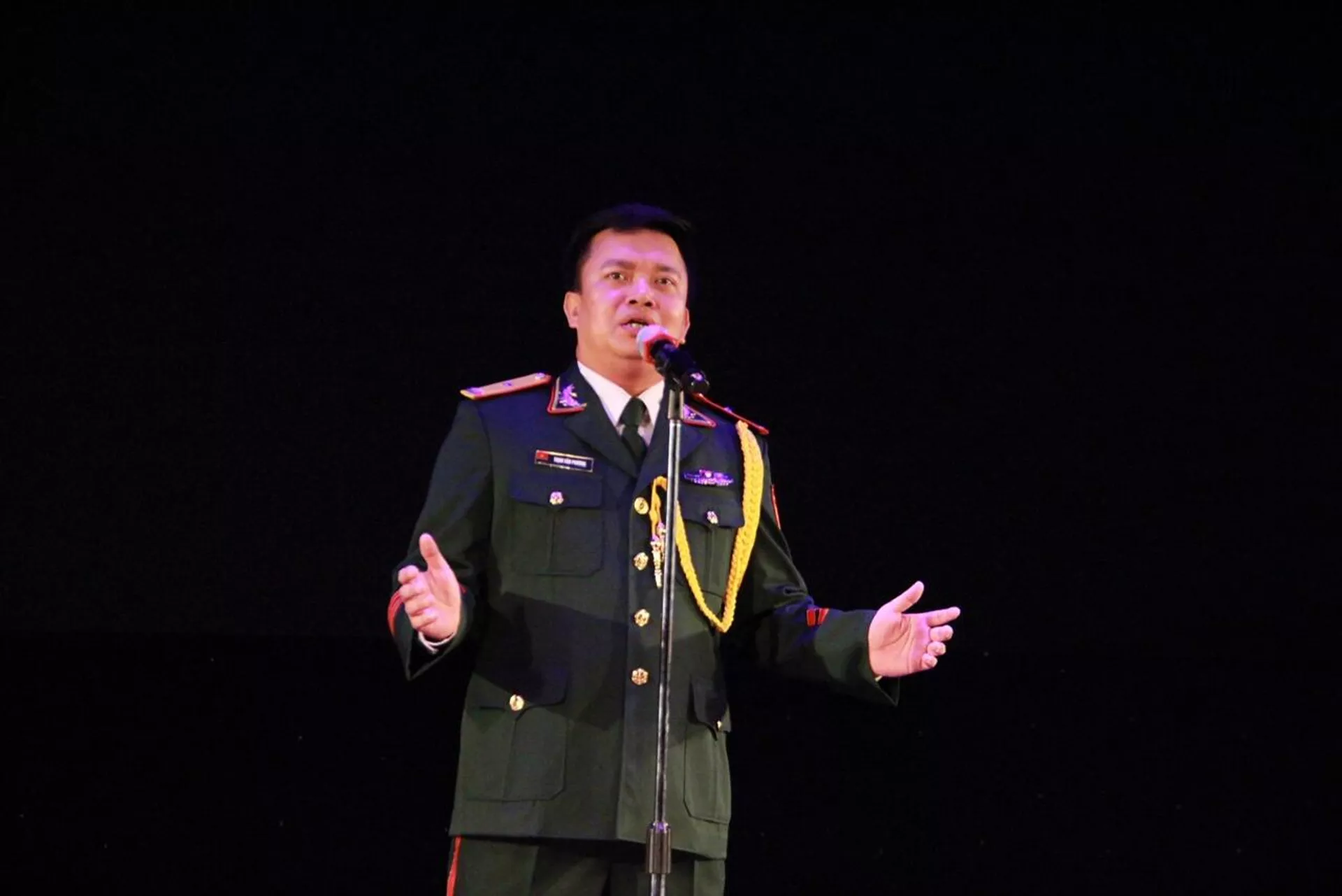 Trung tá Trịnh Văn Phương (giảng viên Trường Đại học Văn hóa Nghệ thuật Quân đội) tham gia Army Games tại Nga Trung tá Trịnh Văn Phương (giảng viên Trường Đại học Văn hóa Nghệ thuật Quân đội) tham gia Army Games tại Nga - Sputnik Việt Nam, 1920, 17.12.2024