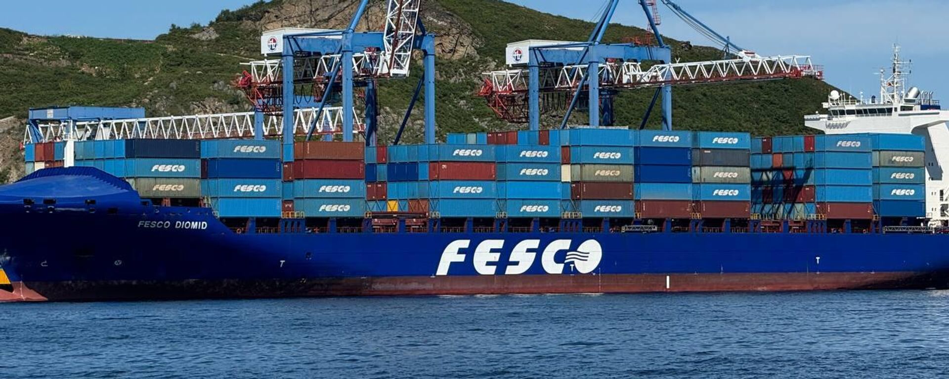 Tàu container Fesco cập cảng Vladivostok - Sputnik Việt Nam, 1920, 15.01.2025