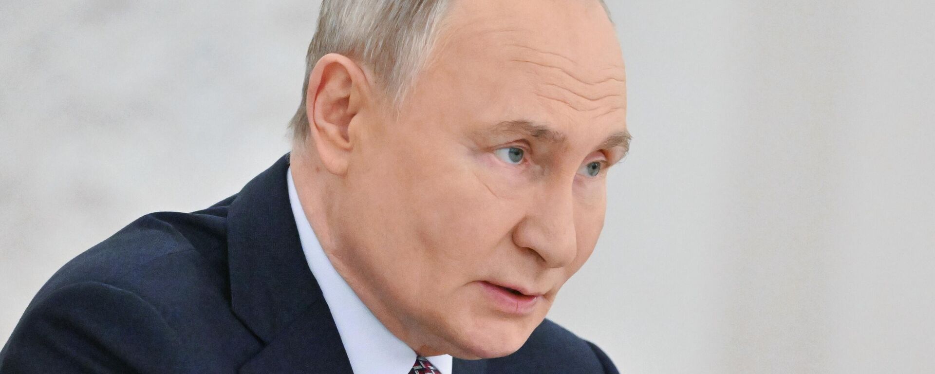 Tổng thống Vladimir Putin chủ trì cuộc họp Hội đồng Nhà nước về vấn đề gia đình - Sputnik Việt Nam, 1920, 29.01.2025