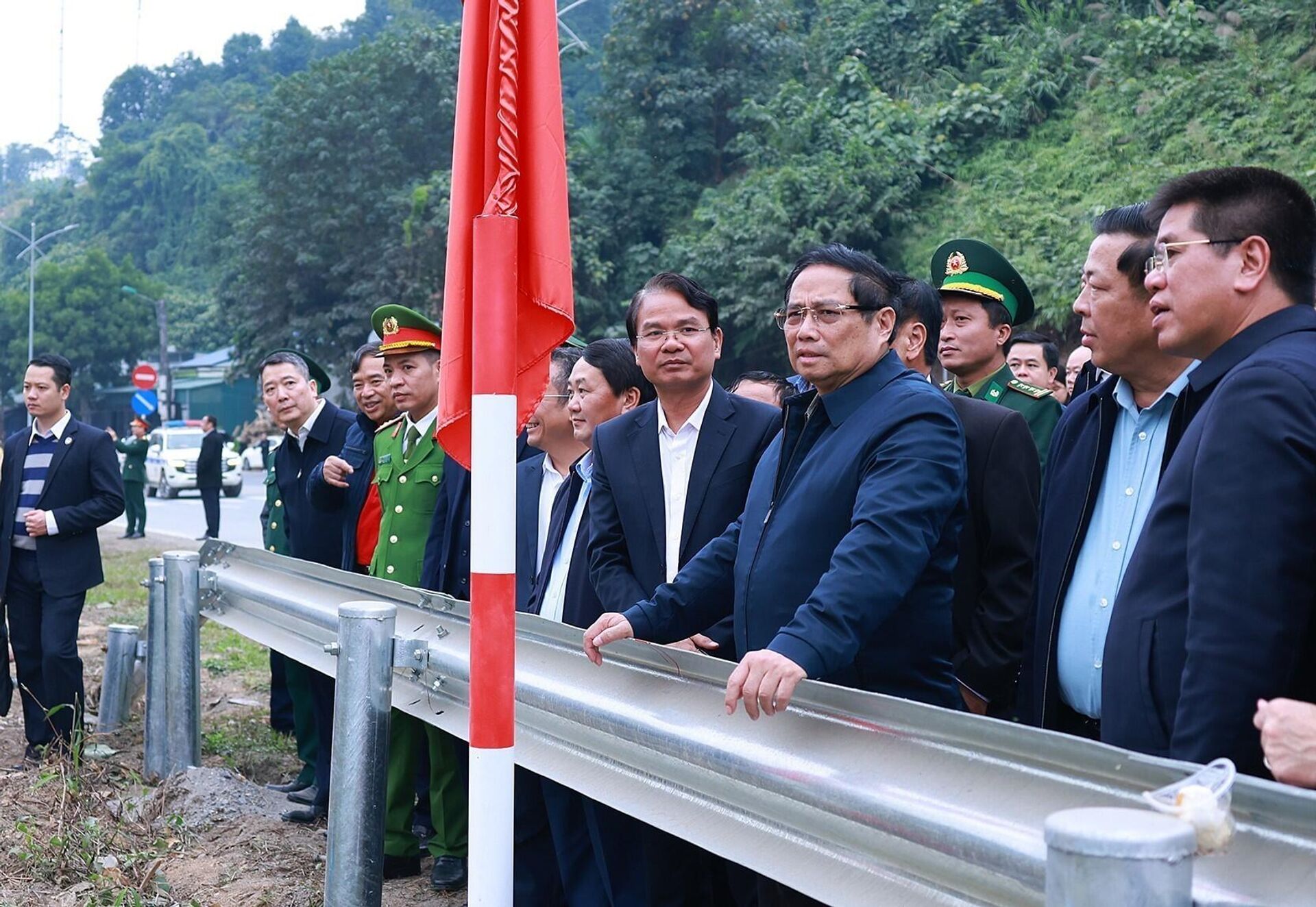 Thủ tướng Phạm Minh Chính khảo sát dự án đường sắt Lào Cai-Hà Nội-Hải Phòng đoạn qua tỉnh Lào Cai. - Sputnik Việt Nam, 1920, 22.12.2024