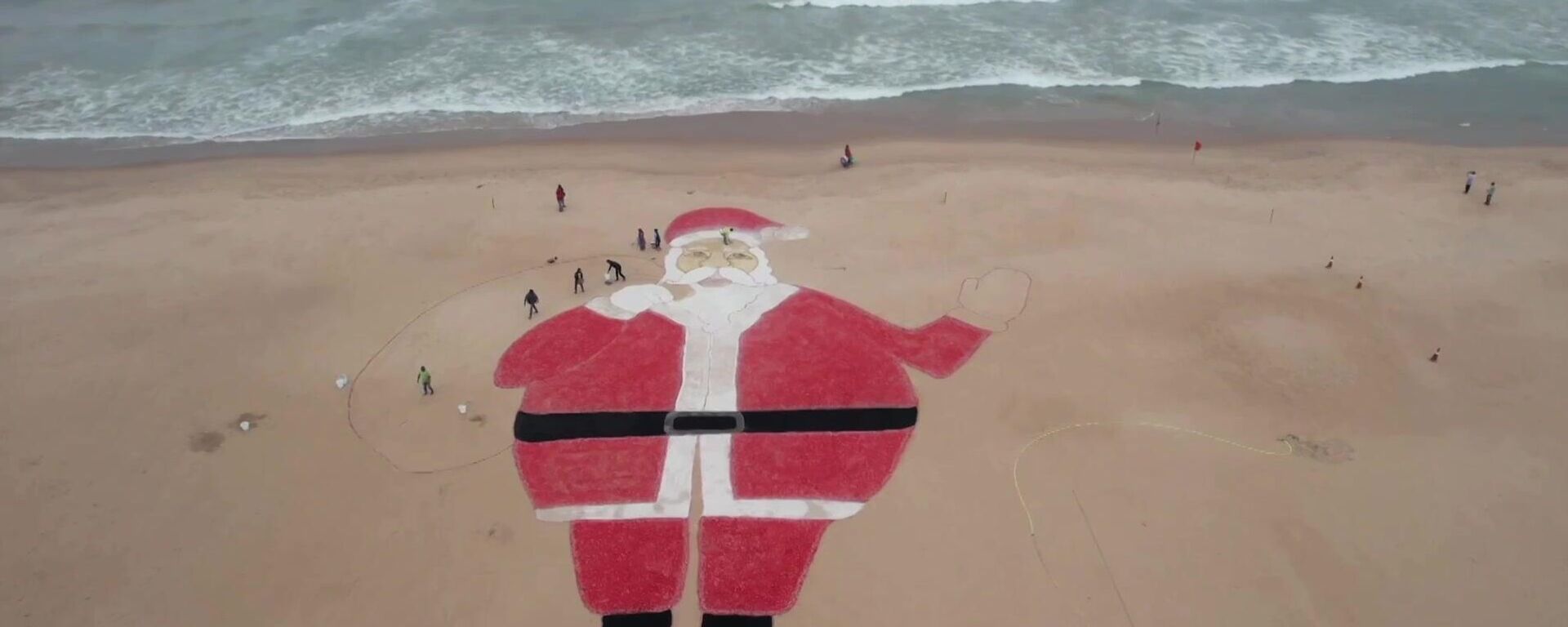 Nghệ thuật trên cát: Ông già Noel khổng lồ tại bãi biển Puri, Ấn Độ Nghệ thuật trên cát: Ông già Noel khổng lồ tại bãi biển Puri, Ấn Độ - Sputnik Việt Nam, 1920, 27.12.2024