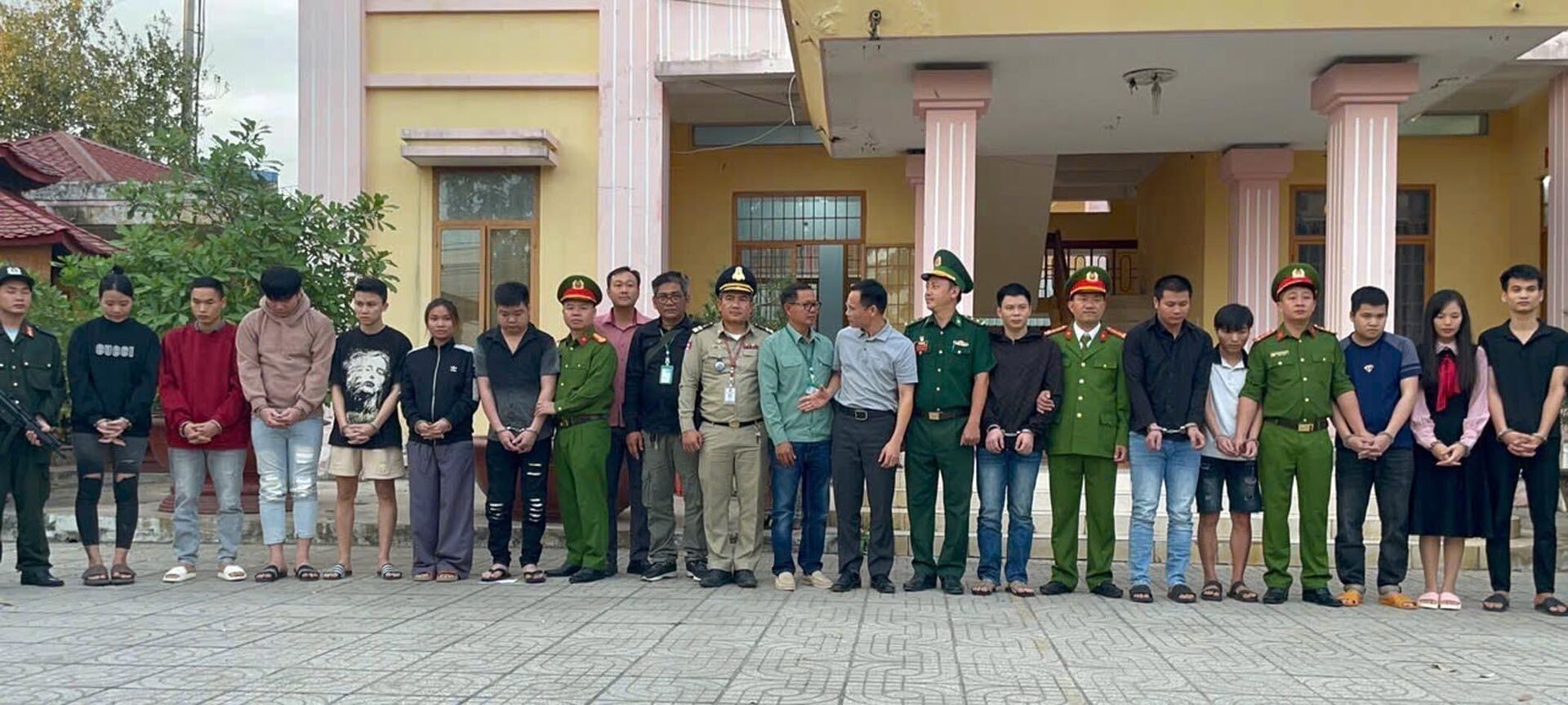 Công an Lai Châu phá thành công chuyên án lừa đảo qua mạng tại Campuchia - Sputnik Việt Nam, 1920, 28.12.2024