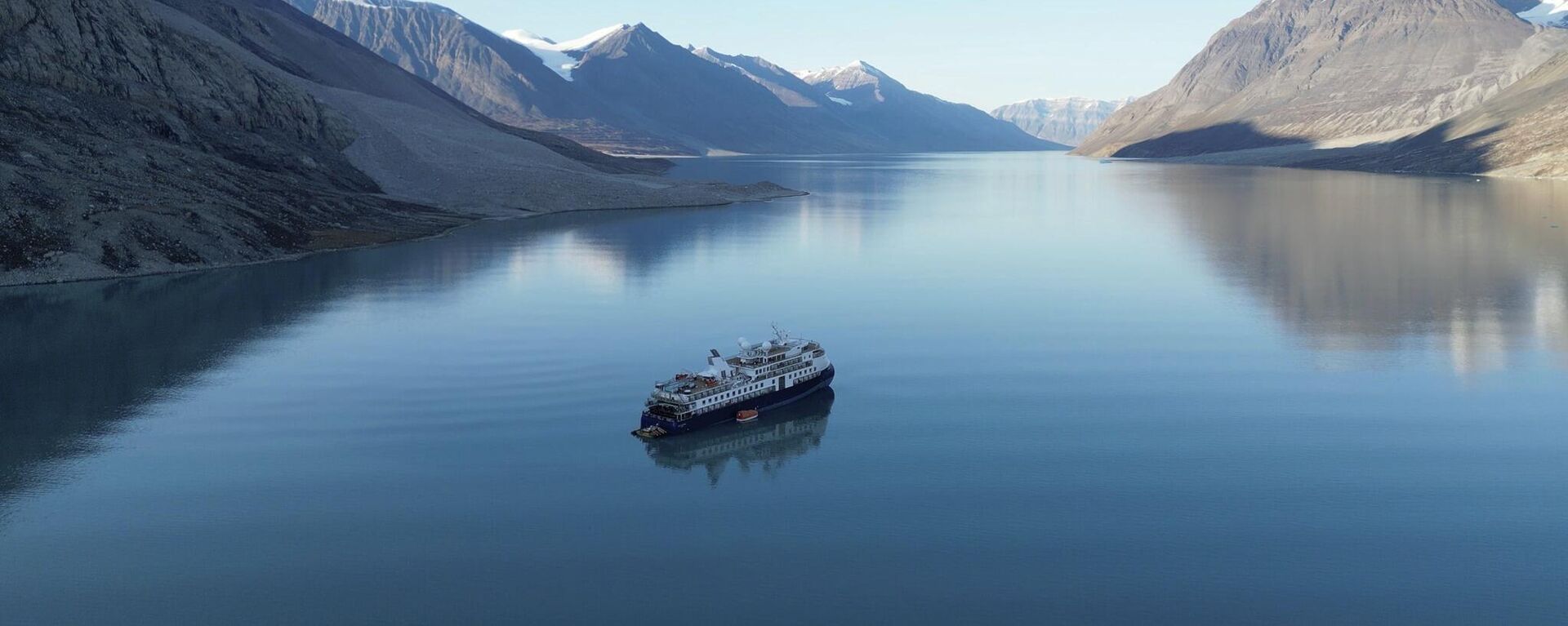 Судно Ocean Explorer на северо-востоке национального парка Гренландии - Sputnik Việt Nam, 1920, 14.01.2025