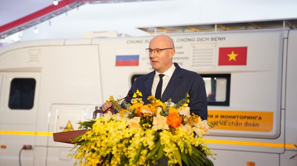 Phó Thủ tướng Chính phủ Liên bang Nga Dmitry Chernyshenko đến thăm và làm việc tại Trung tâm Nhiệt đới Việt - Nga - Sputnik Việt Nam