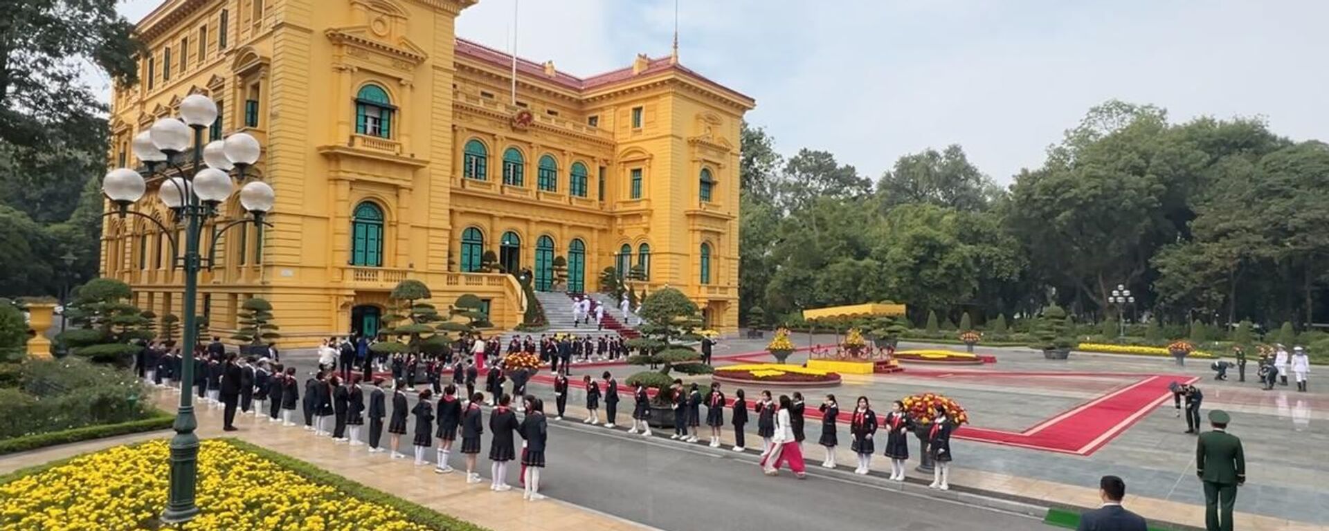 Quang cảnh Lễ đón chính thức Thủ tướng Liên bang Nga thăm cấp Nhà nước tới Việt Nam - Sputnik Việt Nam, 1920, 14.01.2025