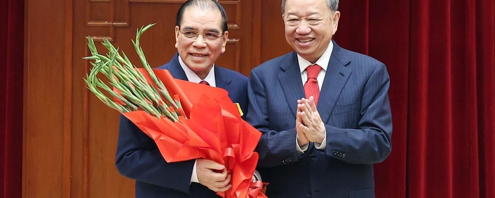 Bộ Chính trị, Ban Bí thư gặp mặt các đồng chí lãnh đạo, nguyên lãnh đạo Đảng, Nhà nước - Sputnik Việt Nam, 1920, 20.01.2025