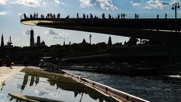 Cầu nổi ở Công viên Zaryadye ở Moskva - Sputnik Việt Nam