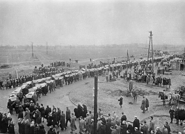 Tang lễ các tù nhân Auschwitz - Sputnik Việt Nam