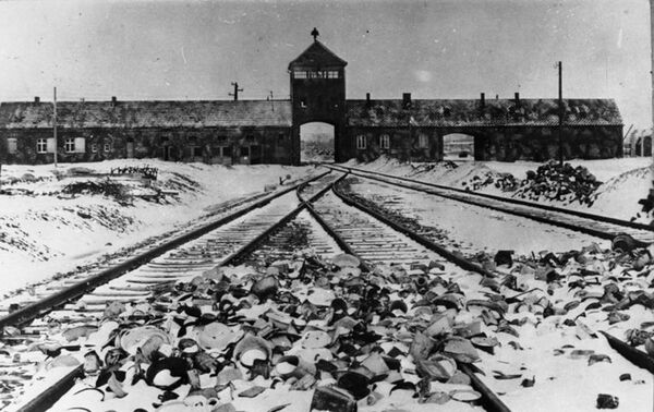 Auschwitz sau ngày 27/1/1945 - Sputnik Việt Nam