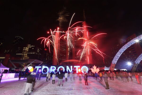 Bắn pháo hoa mừng Tết Nguyên đán tại Toronto, Canada - Sputnik Việt Nam