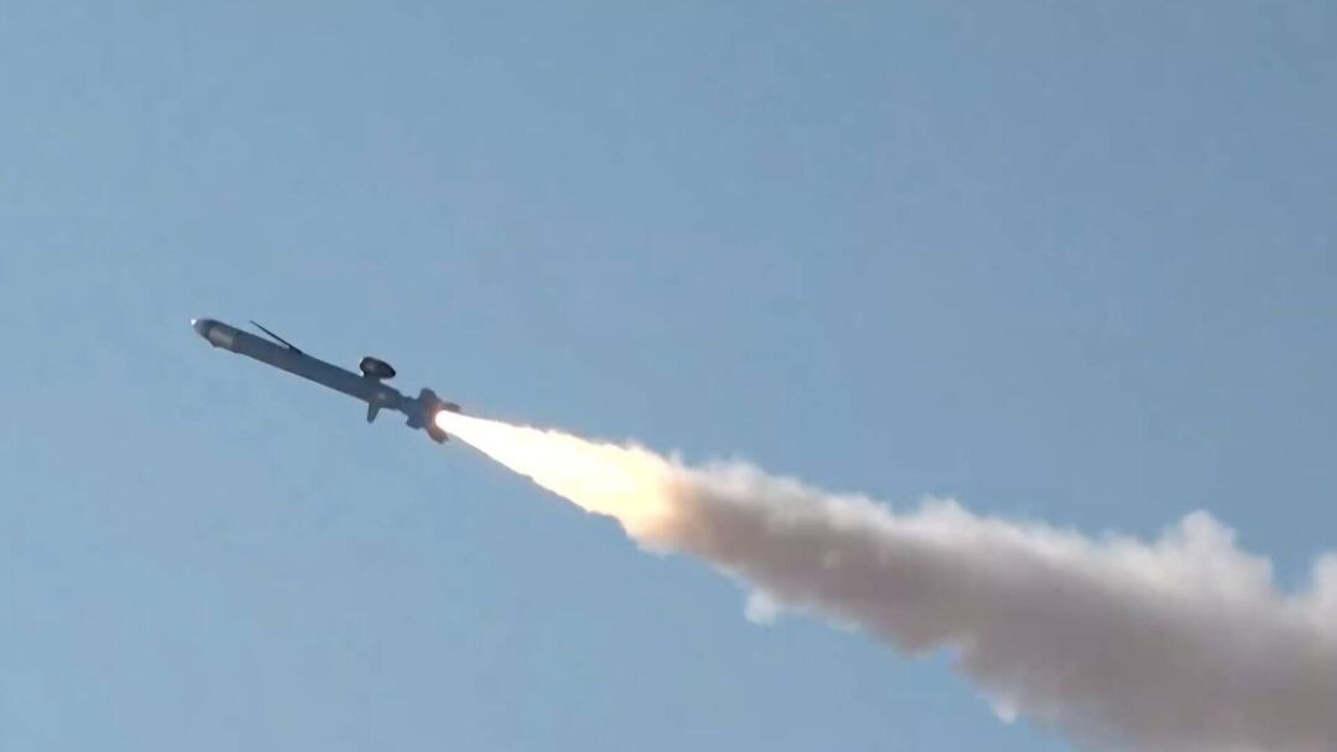 Tên lửa hành trình mới nhất Qadr-380 của Iran - Sputnik Việt Nam, 1920, 28.05.2025