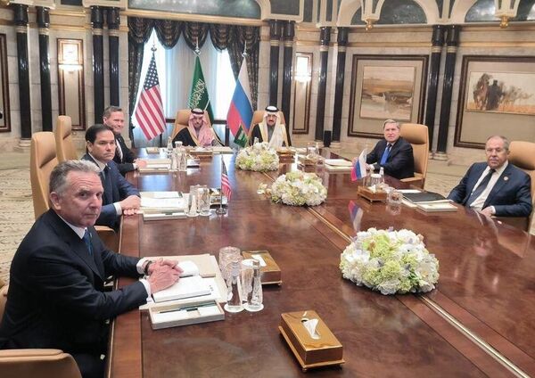 Cuộc gặp đại diện Liên bang Nga và Hoa Kỳ về Ukraina - Sputnik Việt Nam