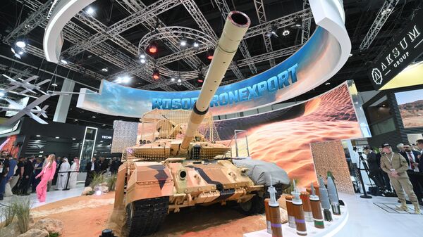 Xe tăng xuất khẩu T-90MS tại triển lãm IDEX 2025 - Sputnik Việt Nam