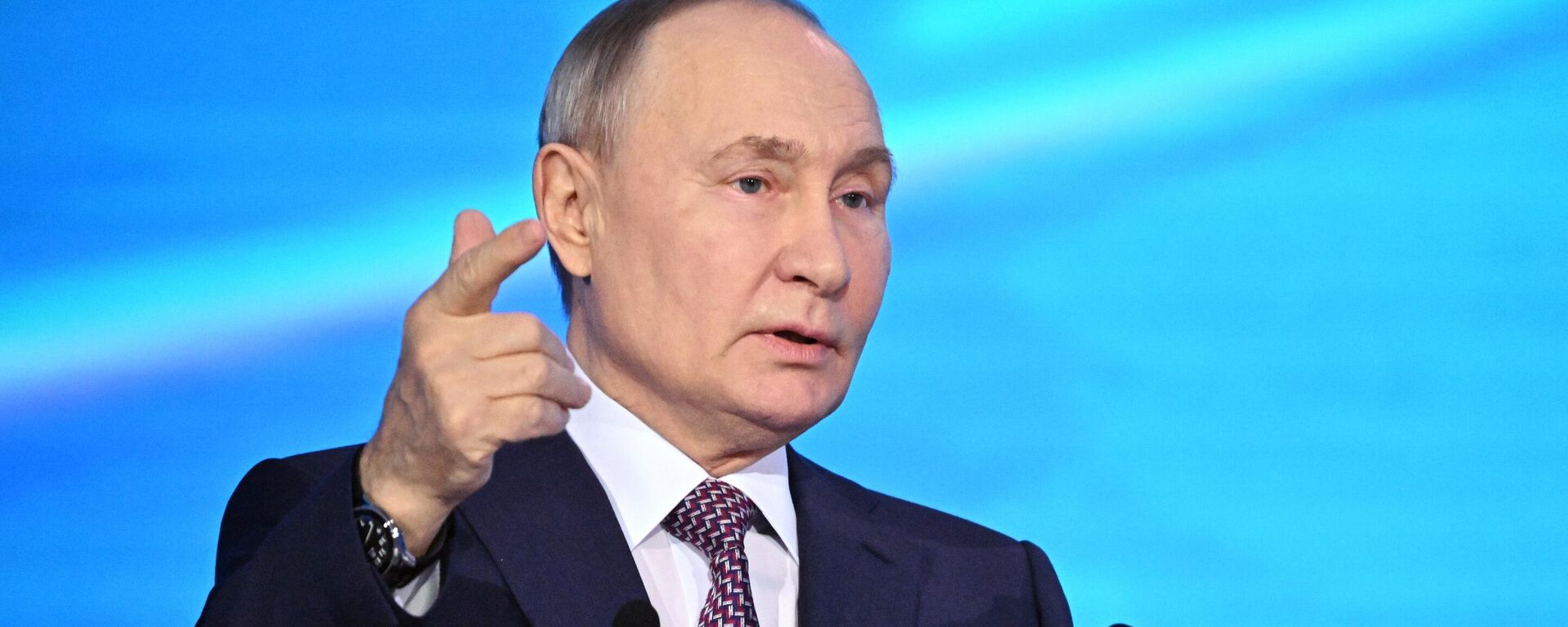 Tổng thống Vladimir Putin tham dự Diễn đàn Công nghệ Tương lai - Sputnik Việt Nam, 1920, 21.02.2025