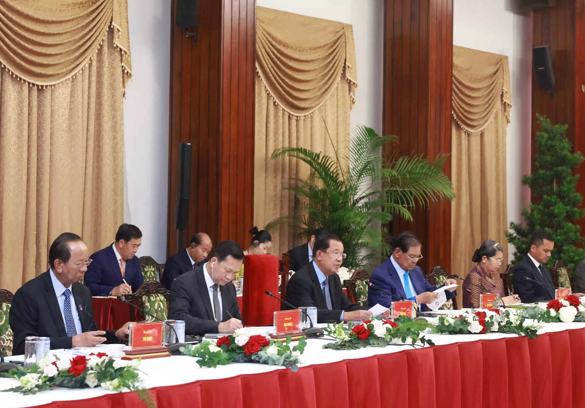 Cuộc gặp cấp cao giữa Bộ Chính trị Đảng Cộng sản Việt Nam và Ban Thường vụ Đảng Nhân dân Campuchia Cuộc gặp cấp cao giữa Bộ Chính trị Đảng Cộng sản Việt Nam và Ban Thường vụ Đảng Nhân dân Campuchia - Sputnik Việt Nam, 1920, 21.02.2025