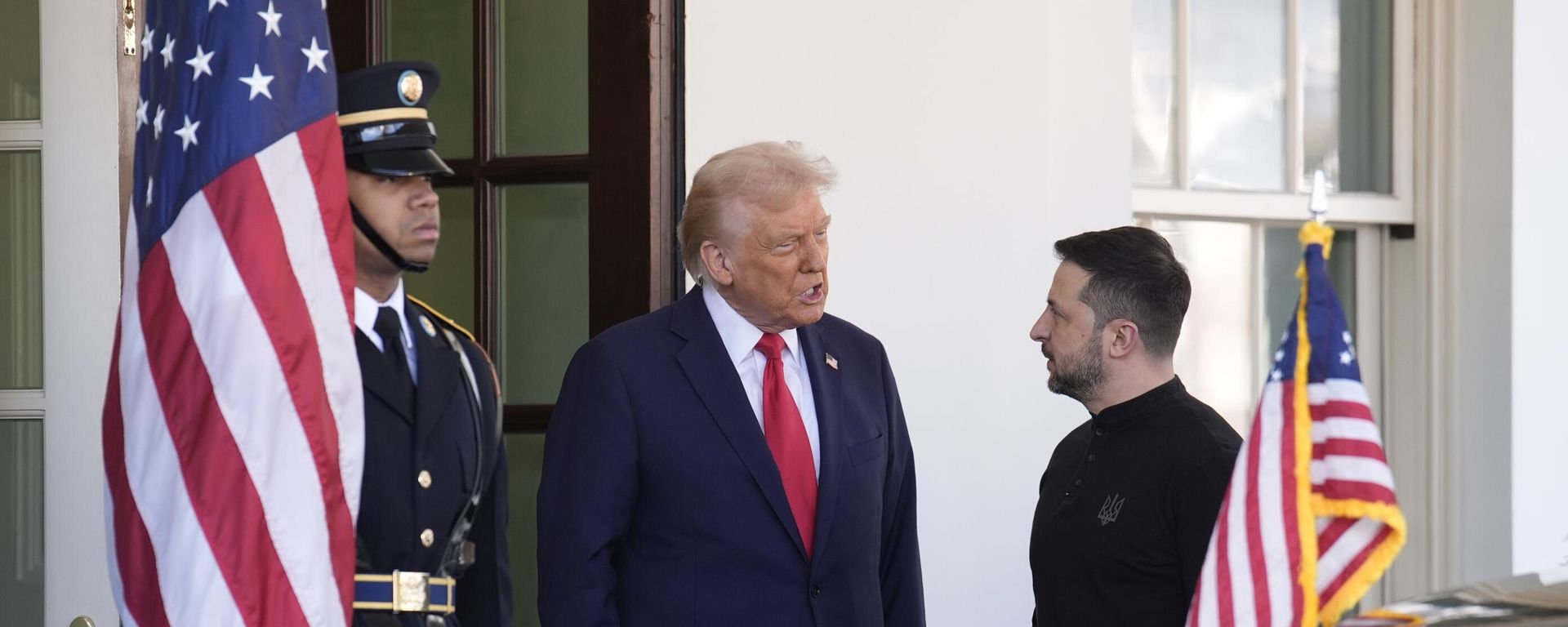 Tổng thống Donald Trump gặp Vladimir Zelensky trước ngưỡng cửa Nhà Trắng - Sputnik Việt Nam, 1920, 13.10.2026