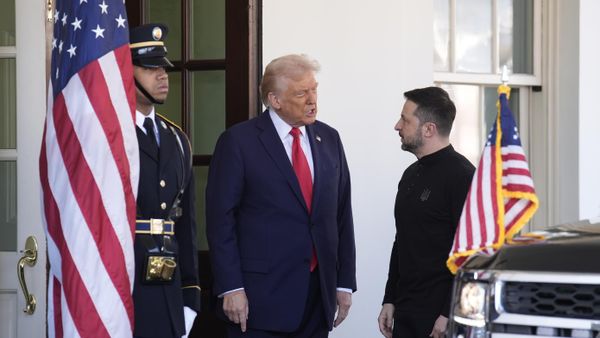 Tổng thống Donald Trump gặp Vladimir Zelensky trước ngưỡng cửa Nhà Trắng - Sputnik Việt Nam