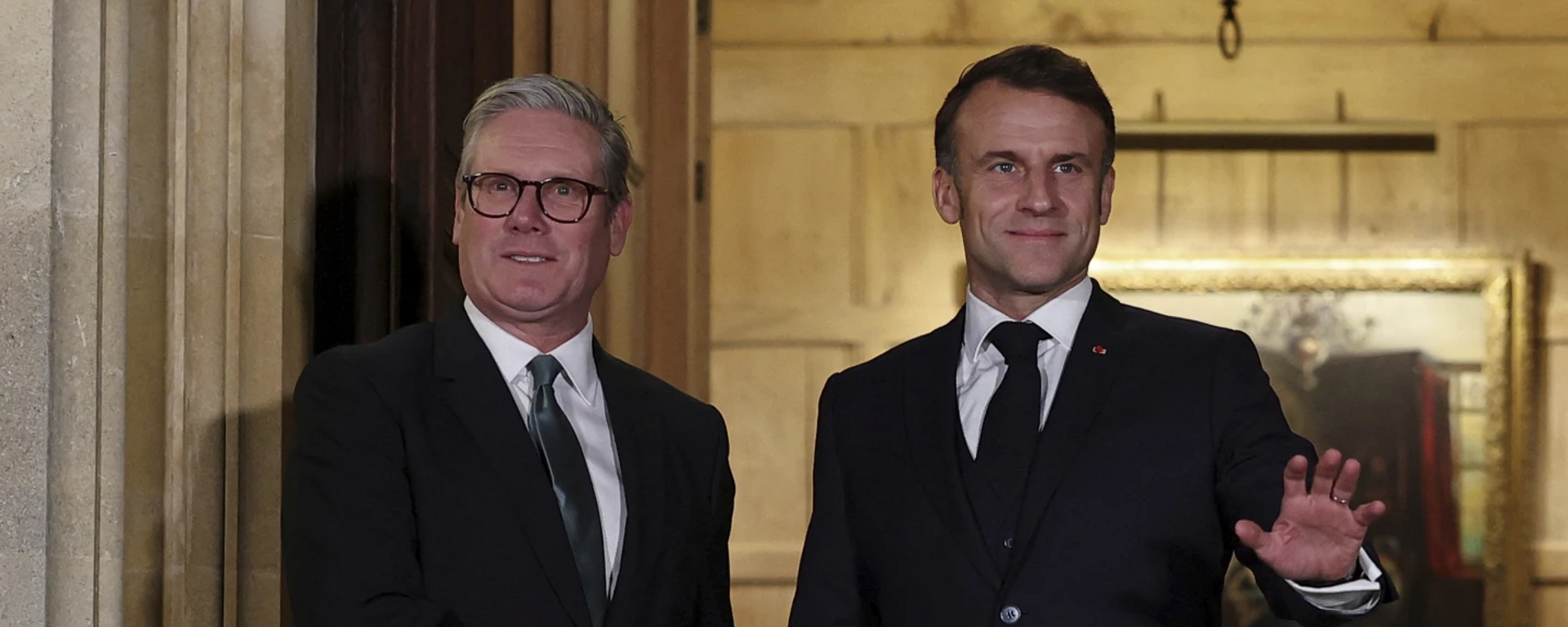 Tổng thống Pháp Emmanuel Macron  và Thủ tướng Anh Keir Starmer  - Sputnik Việt Nam, 1920, 10.07.2025