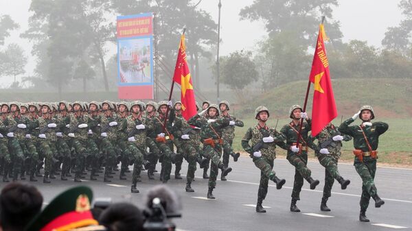 Hợp luyện chuẩn bị cho Lễ kỷ niệm 50 năm Giải phóng miền Nam, thống nhất đất nước - Sputnik Việt Nam